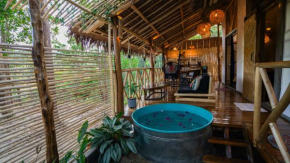 Carabao Lodge - 2 bedroom house with AC & plunge pool